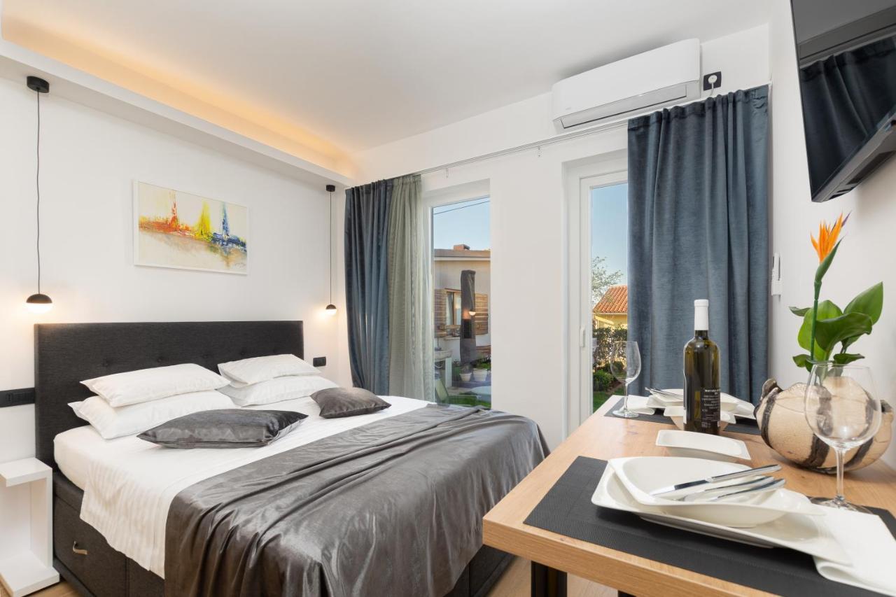 Studio Apartman Lilly With Private Parking In The Yard Of The House Pula Ngoại thất bức ảnh