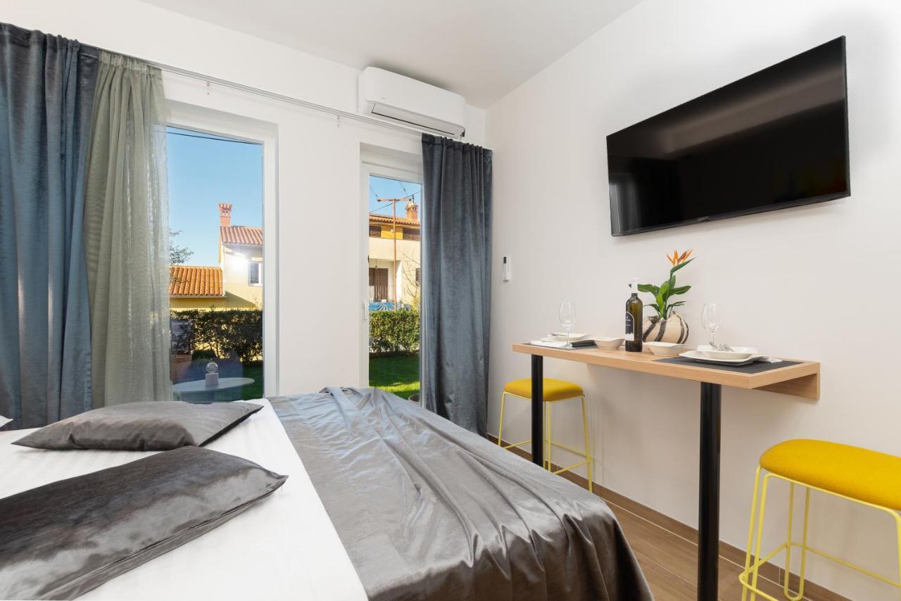 Studio Apartman Lilly With Private Parking In The Yard Of The House Pula Ngoại thất bức ảnh