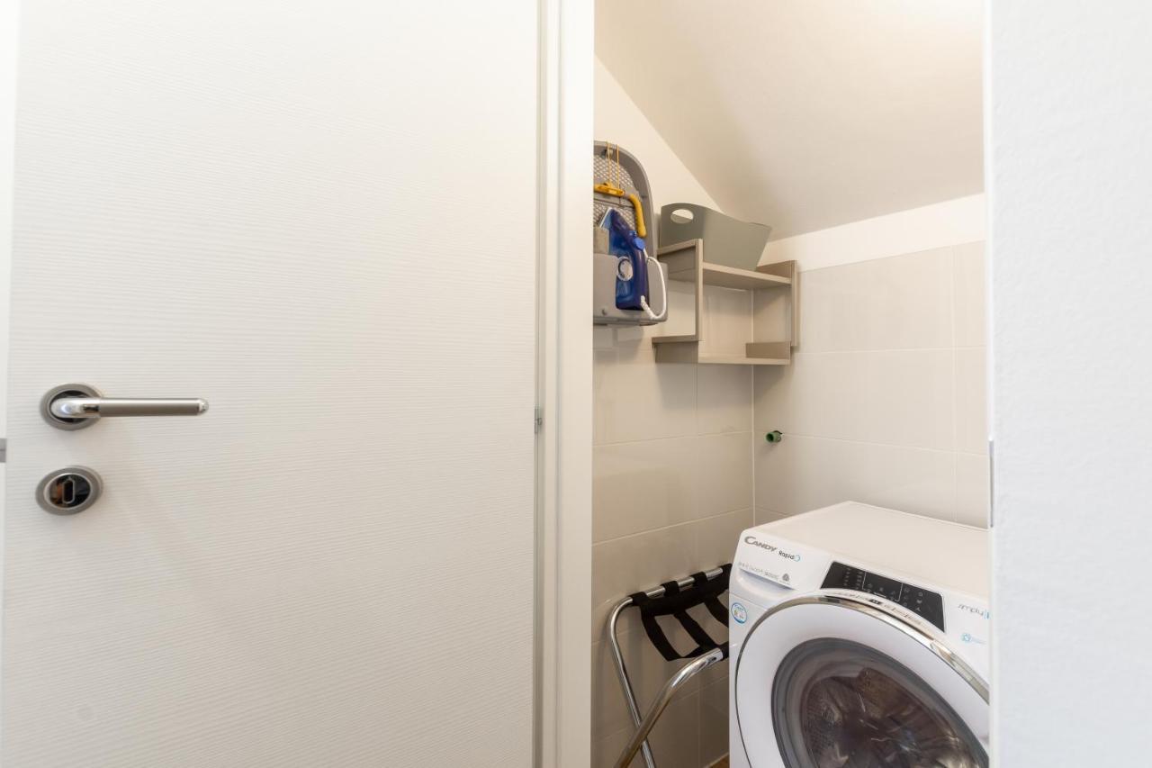 Studio Apartman Lilly With Private Parking In The Yard Of The House Pula Ngoại thất bức ảnh