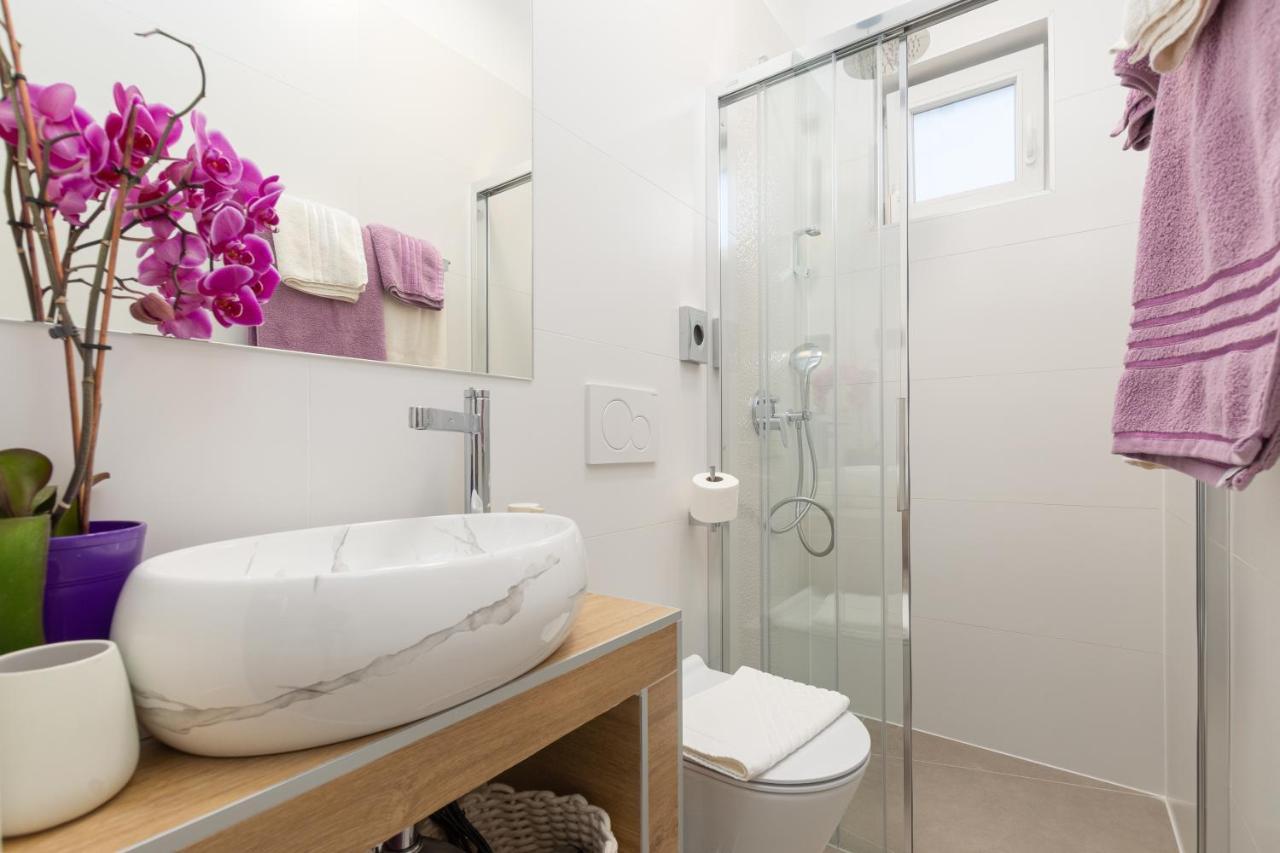 Studio Apartman Lilly With Private Parking In The Yard Of The House Pula Ngoại thất bức ảnh